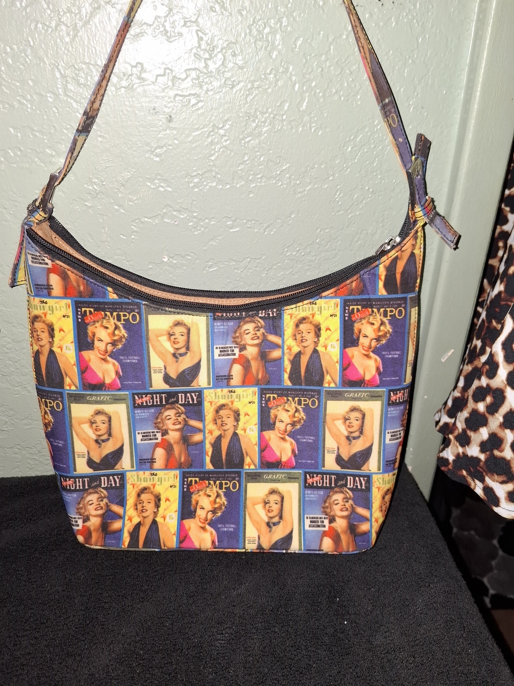 vintage Marilyn Monroe photo collage shoulder bag featuring classic portraits,